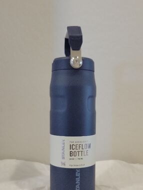 Stanley Navy Blue IceFlow Flip Straw Bottle